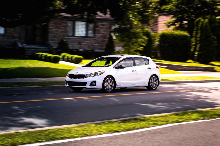  Kia Forte5 2016 года  (фото 28 из 37)
